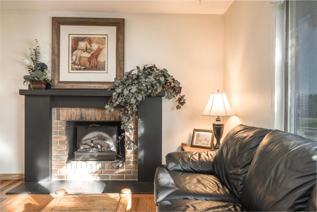 H-home By Deerfoot Calgary